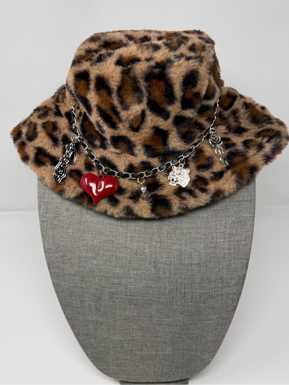 NWOT Ed Hardy Bucket Hat Faux Fur Leopard Print Charm Bracelet